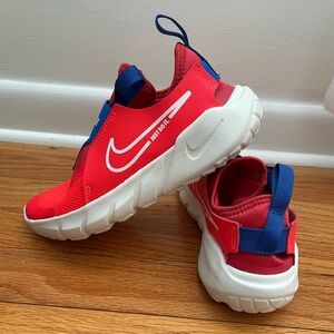 Nike Kids Flex Runner Size 3Y (like new!)